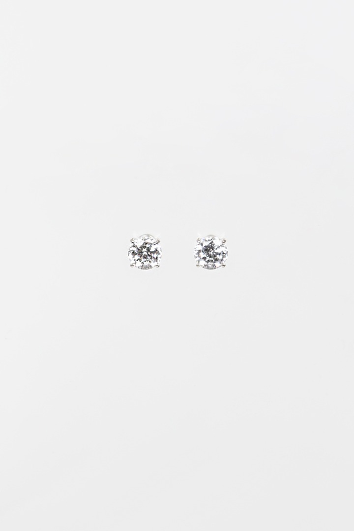 NEW 8mm solitaire earring